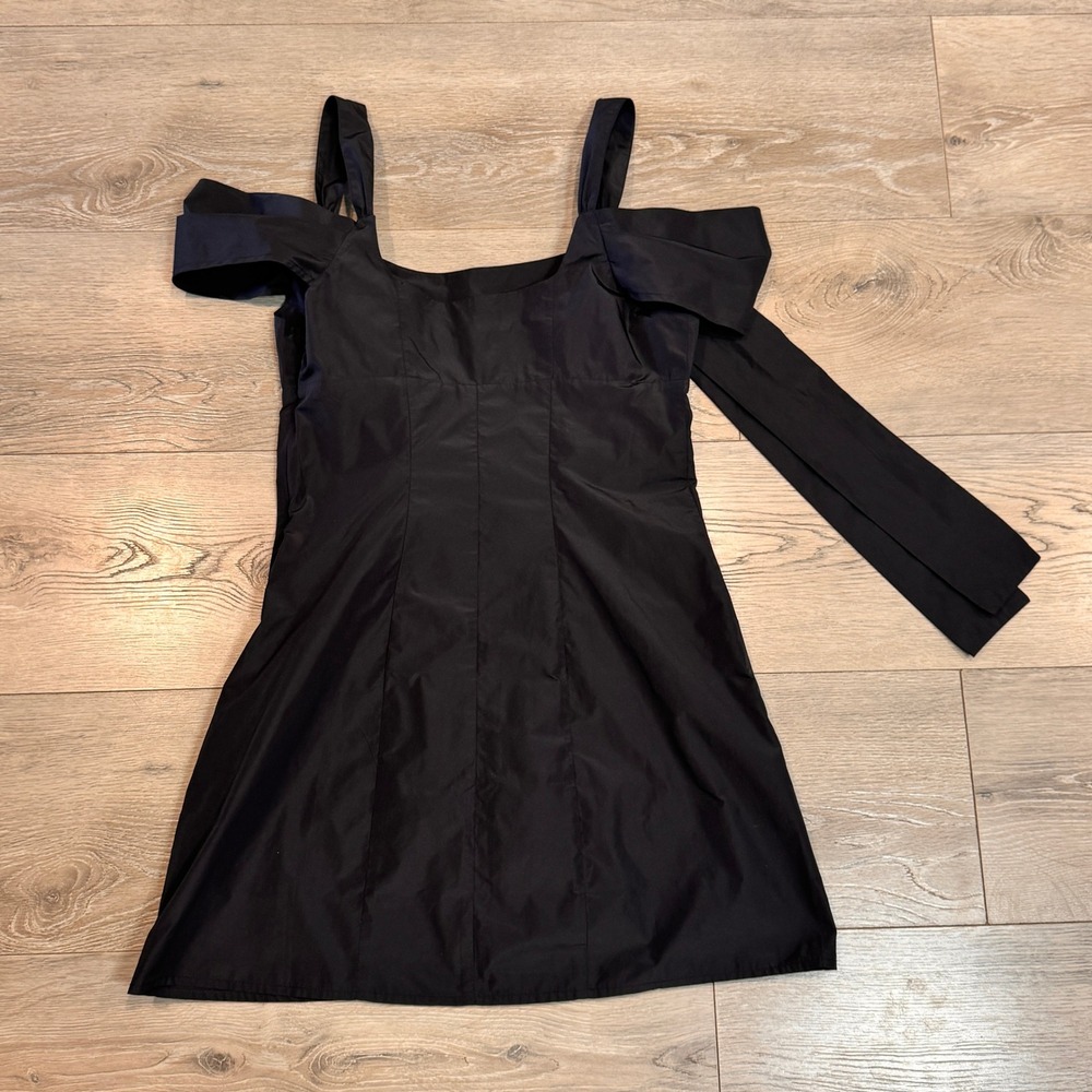 NWT Kimchi Blue Urban Outfitters Black Mini Dress Off The Shoulder Small S‎
